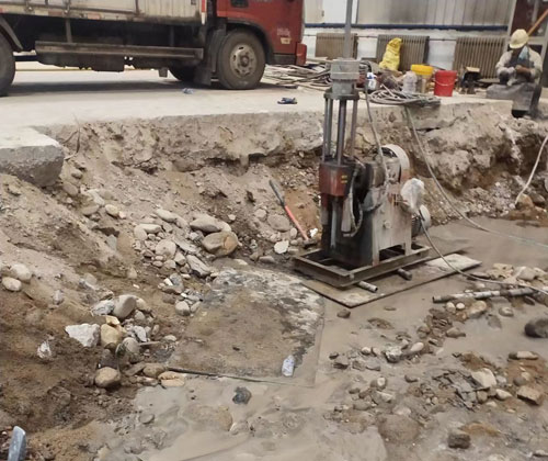 荔湾公路下沉压浆